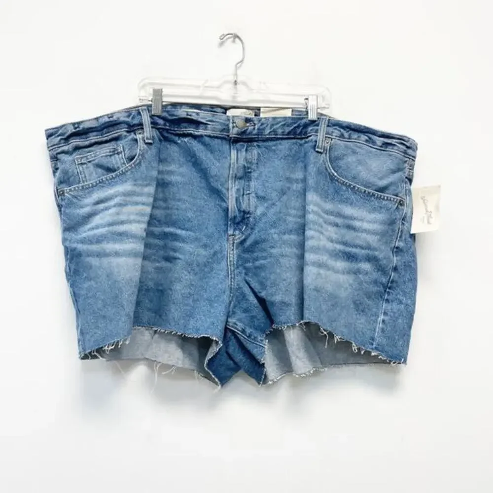 Universal Thread Women's Mid Rise 90's Baggy Denim Shorts Medium Wash Size 28‎
